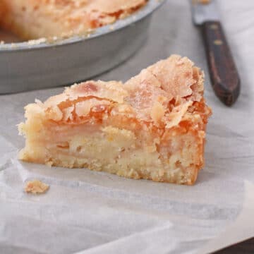 Italian apple yogurt cake