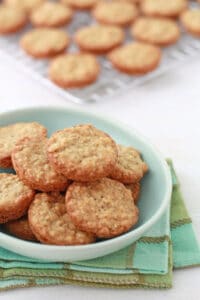 Thick oatmeal cookies - The Bake School