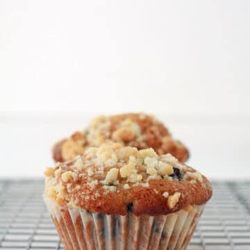 Blueberry muffins with honey and a crumble topping