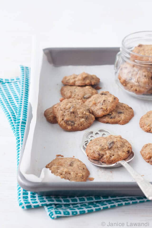 Crispy oatmeal cookies