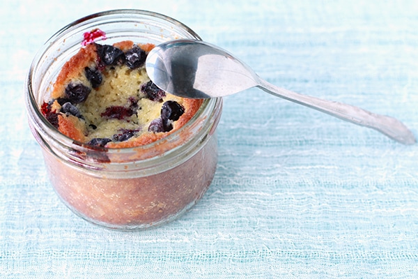 black currant and amaretto cake