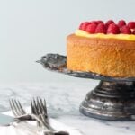 gluten-free-lemon-cake-with-lemon-curd-and-berries