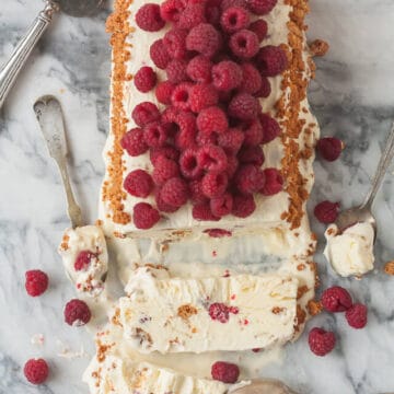 raspberry amaretti semifreddo slice