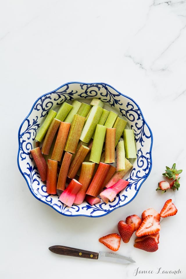 Rhubarb | bakeschool.com