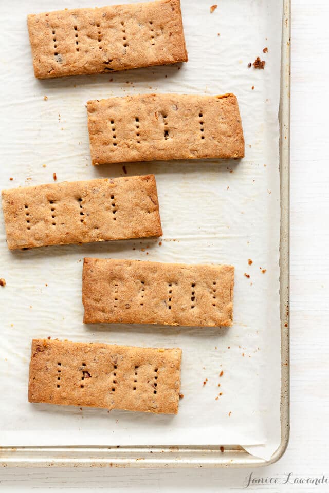 Pecan shortbread