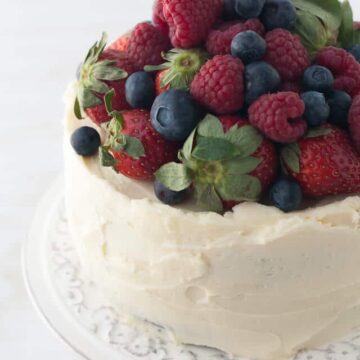 berry-chocolate-cake with cream cheese frosting