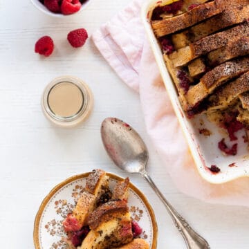 Coffee-raspberry bread pudding
