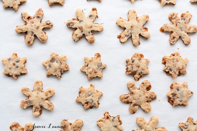 Toffee chocolate coconut cookies