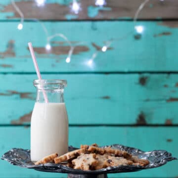 Toffee chocolate coconut snowflake cookies