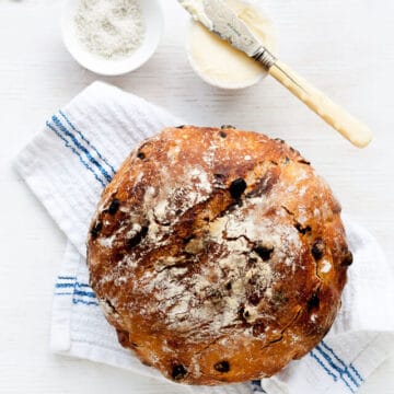 no-knead cinnamon raisin bread