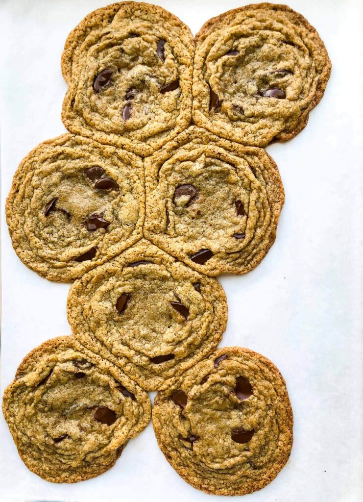 Immagine biscotti al cioccolato fatti con il 100% di farina di grano saraceno diffusione come cuocere e si fondono in un unico grande cookie