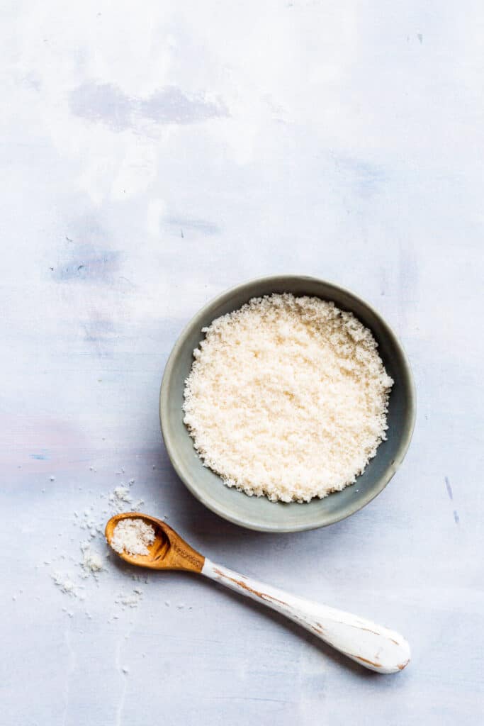 A bowl of vanilla sugar.